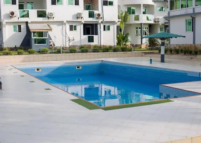 Iloyds Beach Resort & Spa